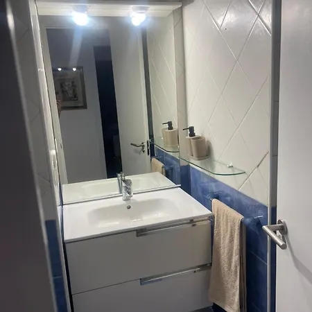 Apartment Near Riuet Spring